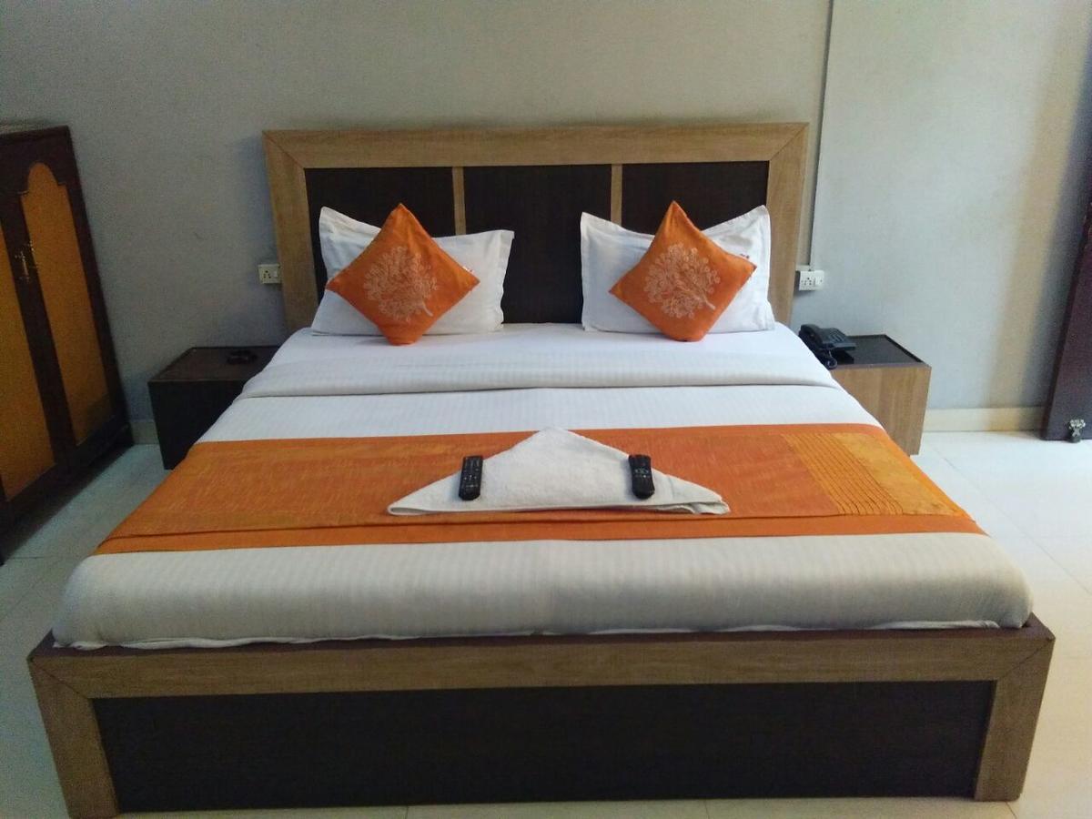 Hotel Samridhi Palace Juhi Bari Ngoại thất bức ảnh