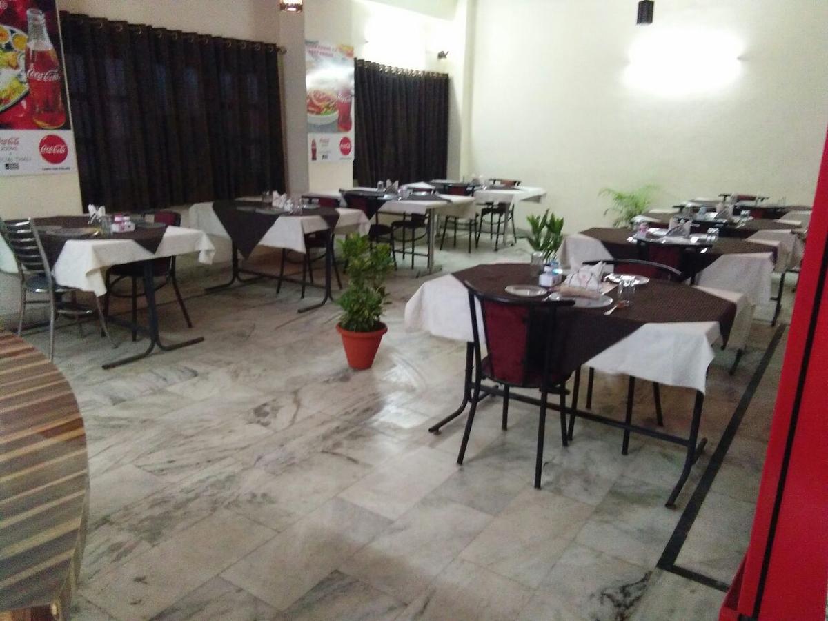 Hotel Samridhi Palace Juhi Bari Ngoại thất bức ảnh