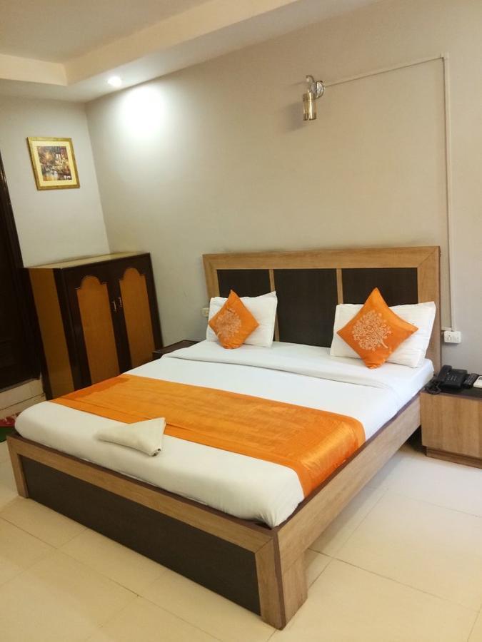 Hotel Samridhi Palace Juhi Bari Ngoại thất bức ảnh